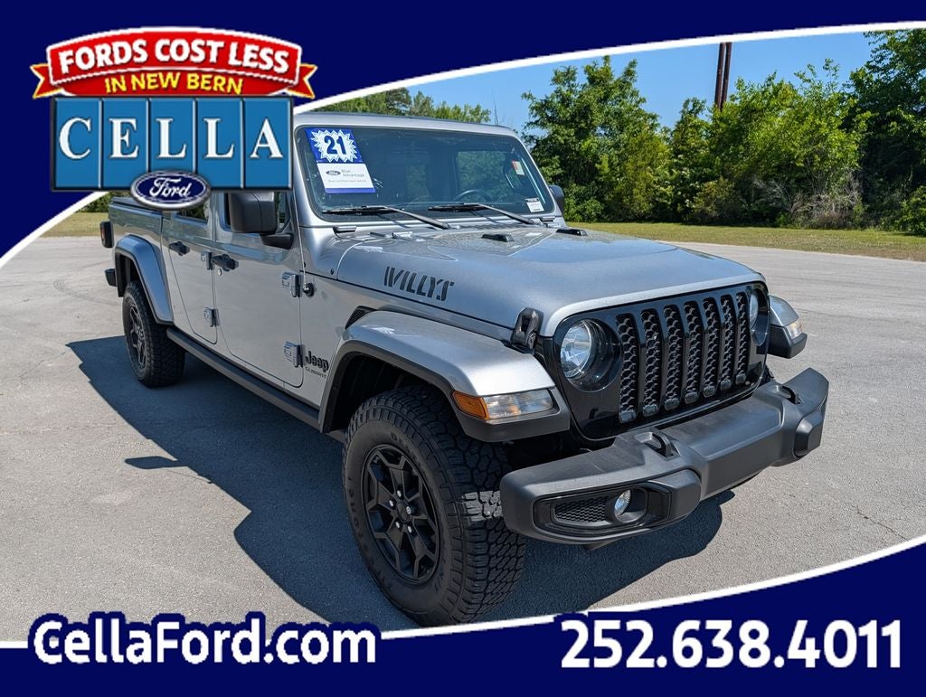 2021 Jeep Gladiator Willys in Billet Silver Metallic Clearcoat — front three-quarter view