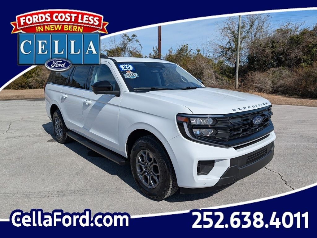 2025 Ford Expedition Max Active in Oxford White — front three-quarter view