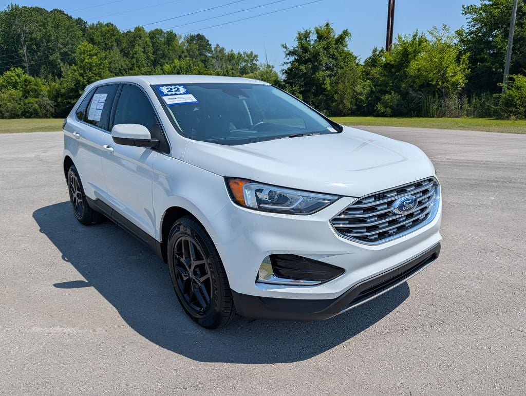 2022 Ford Edge SEL in Oxford White — front three-quarter view