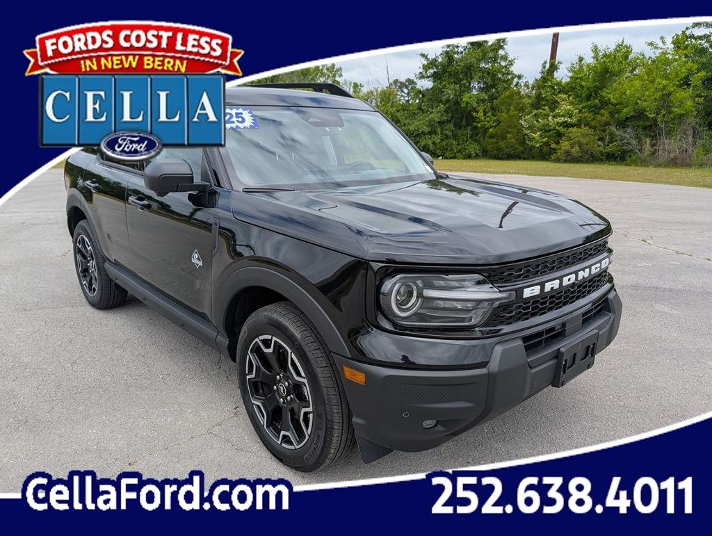 2025 Ford Bronco Sport Outer Banks in Shadow Black — front three-quarter view
