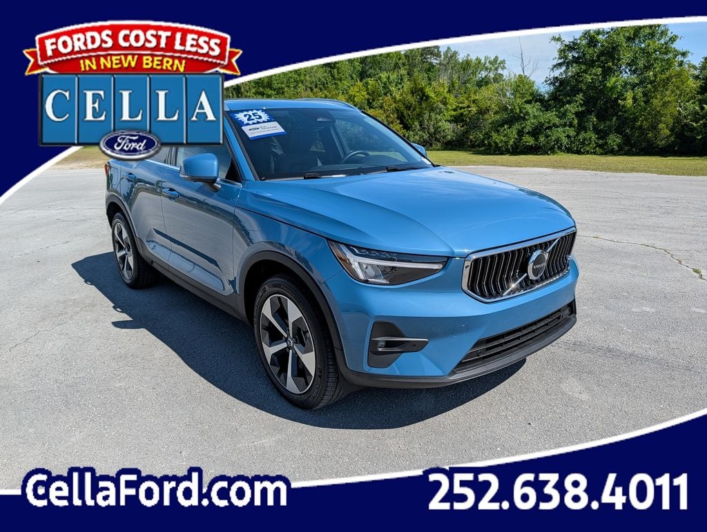 2025 Volvo XC40 B5 Plus Bright Theme in Fjord Blue Metallic — front three-quarter view